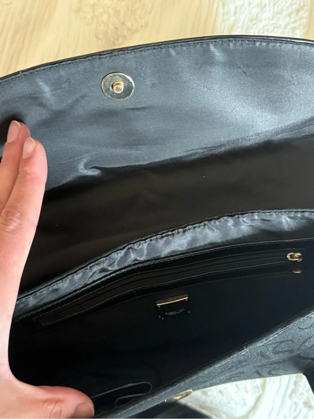 Vera Wang Black Logo-Embossed Shoulder Bag